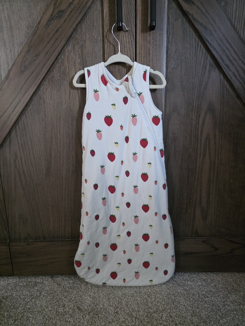 Kyte BABY White Strawberry Print Sleeveless Sleep Sack